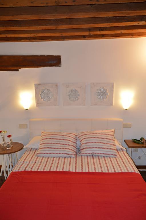 Apartamentos Nuncio Viejo Toledo Bilik gambar