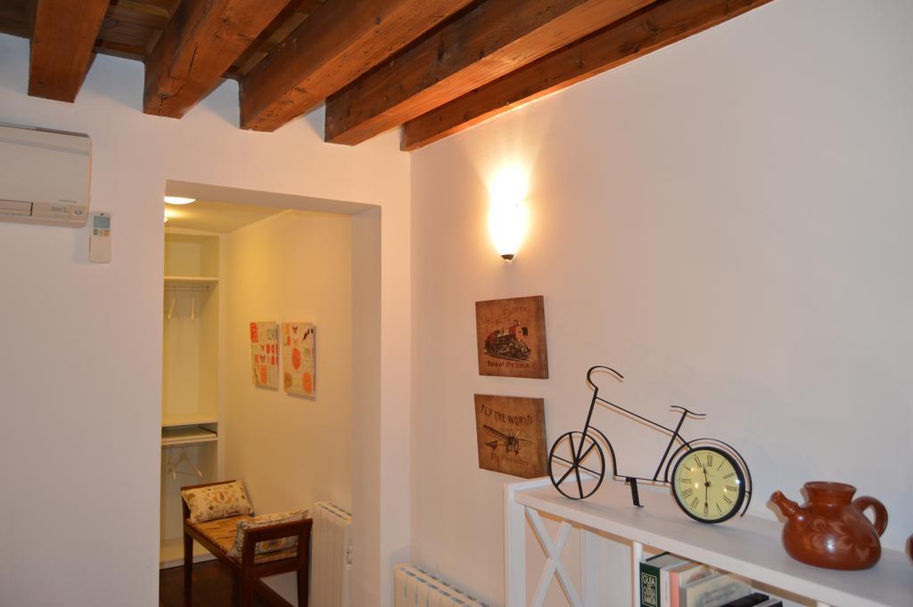 Apartamentos Nuncio Viejo Toledo Bilik gambar