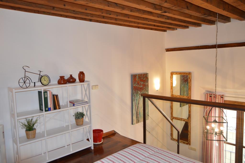 Apartamentos Nuncio Viejo Toledo Bilik gambar