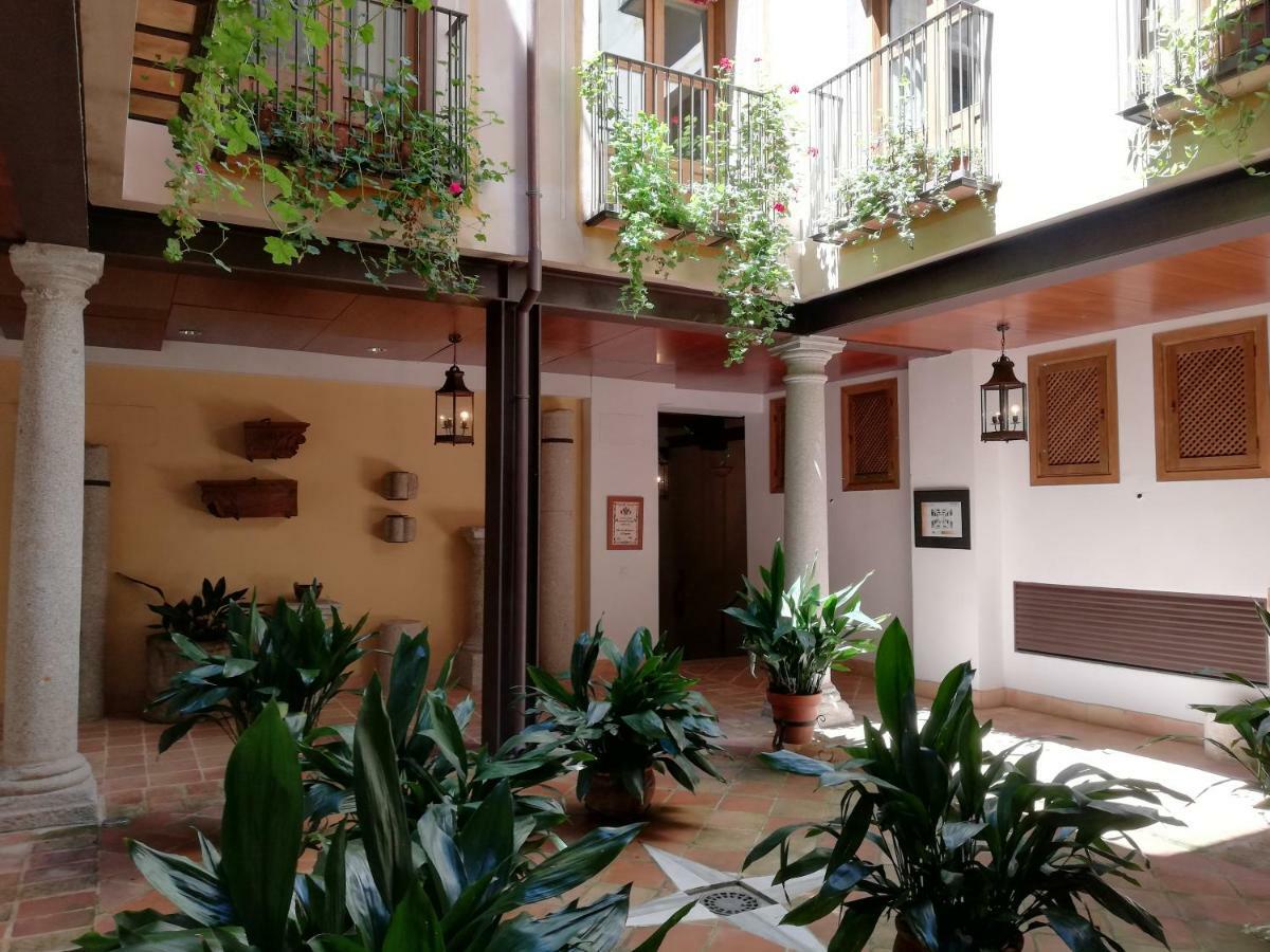 Apartamentos Nuncio Viejo Toledo Luaran gambar